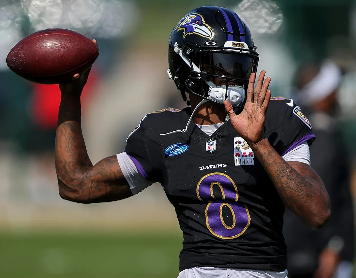 Jaylinn Hawkins is impressed by Lamar Jackson's leadership and work ethic