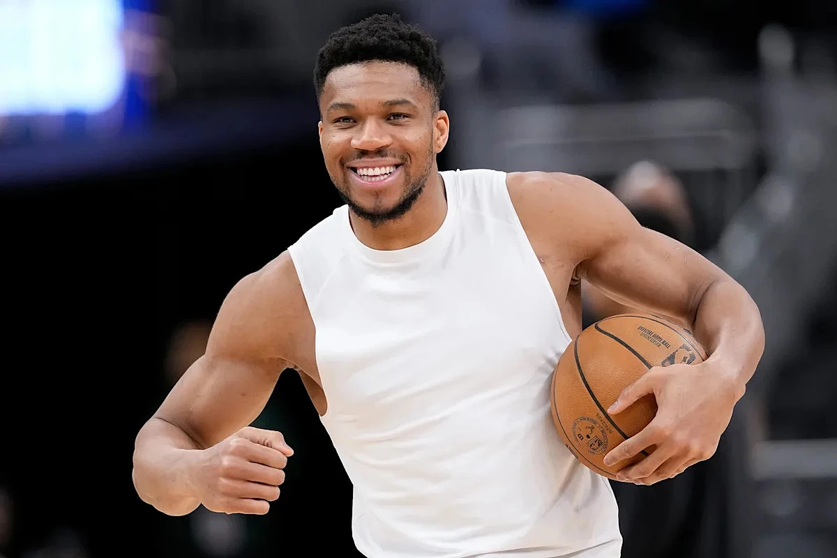 6 Giannis Antetokounmpo trade packages after Bucks’ ultimatum to superstar