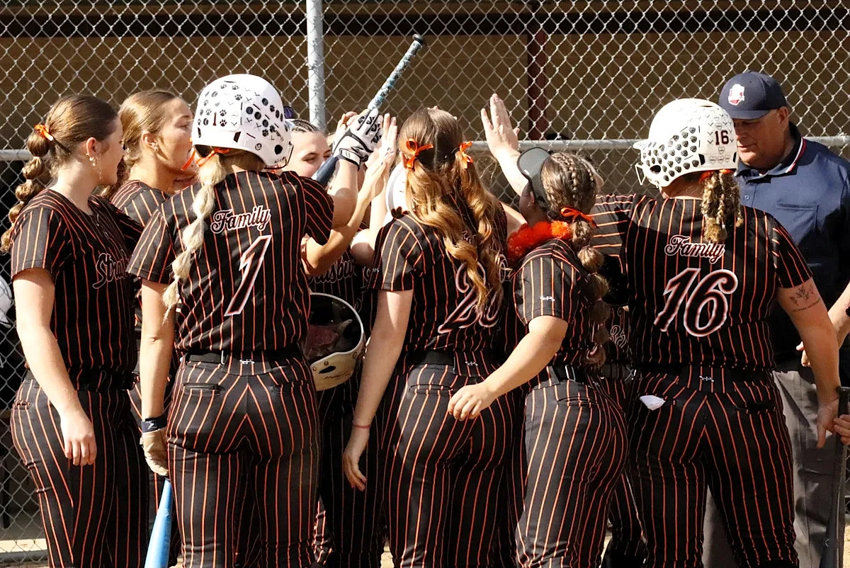 Strasburg softball opens tournament run with 15-0 win over Malvern