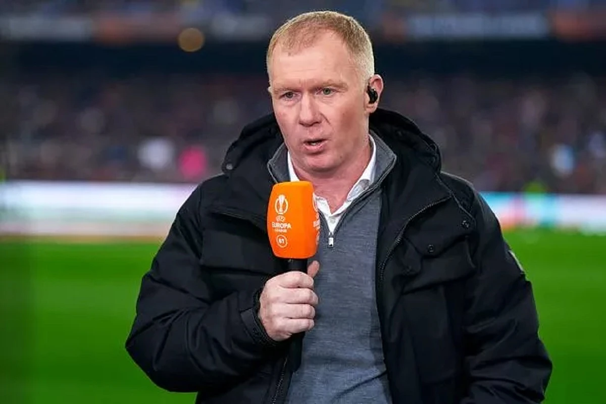 Paul Scholes tips Arsenal man to solve their full-back crisis