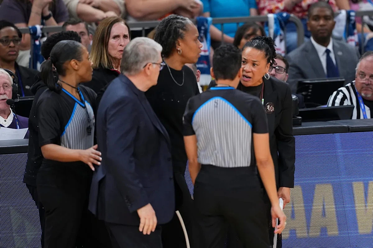 Geno Auriemma, Dawn Staley to meet again after March Madness spat
