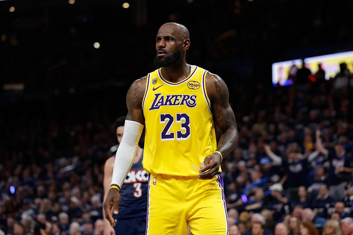Inside LeBron James’ Locker Room Tension With the Los Angeles Lakers