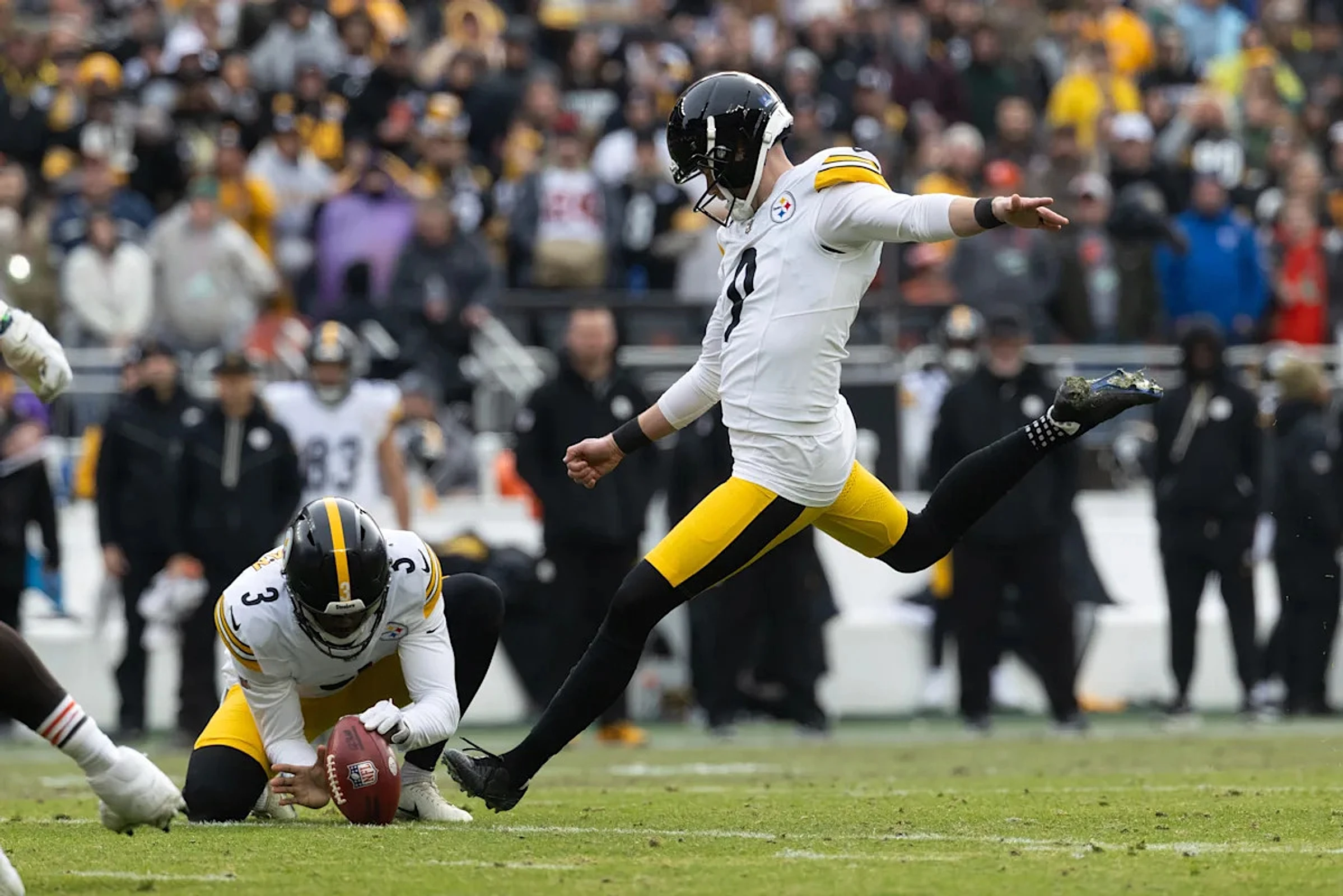 Steelers lock up longtime kicker Chris Boswell with new five-year deal