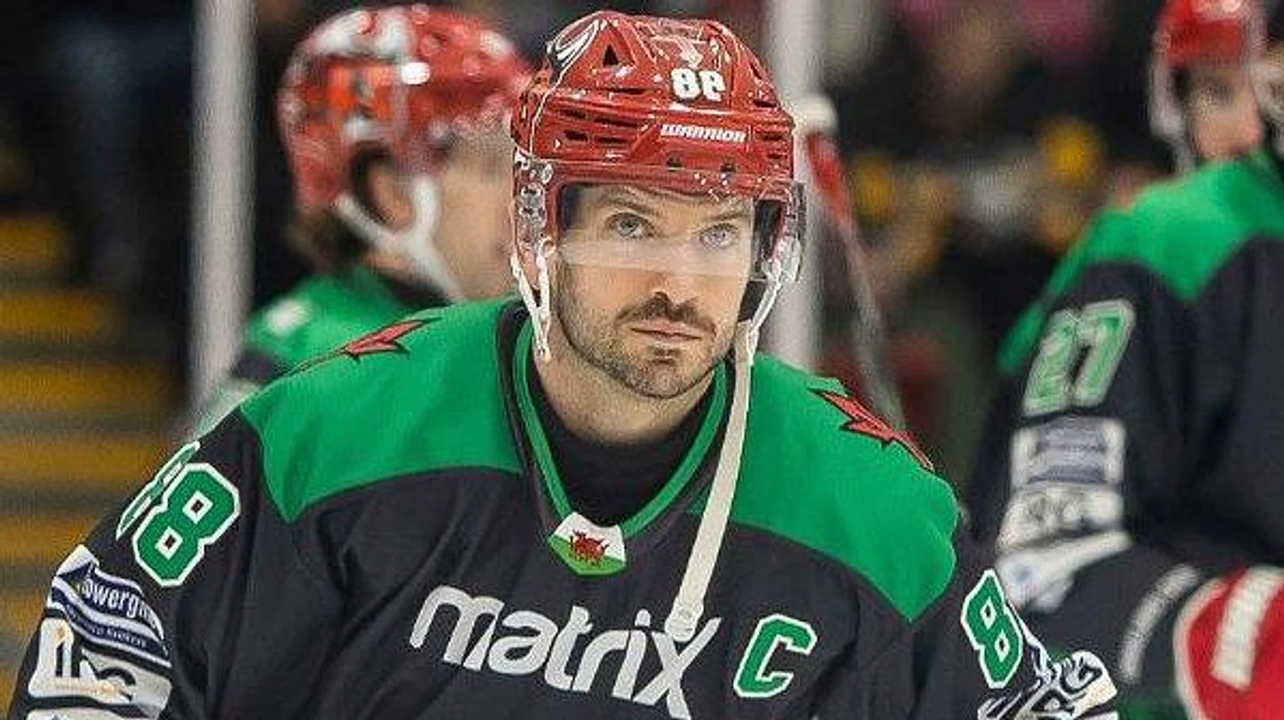 Cardiff Devils re-sign captain Joey Martin
