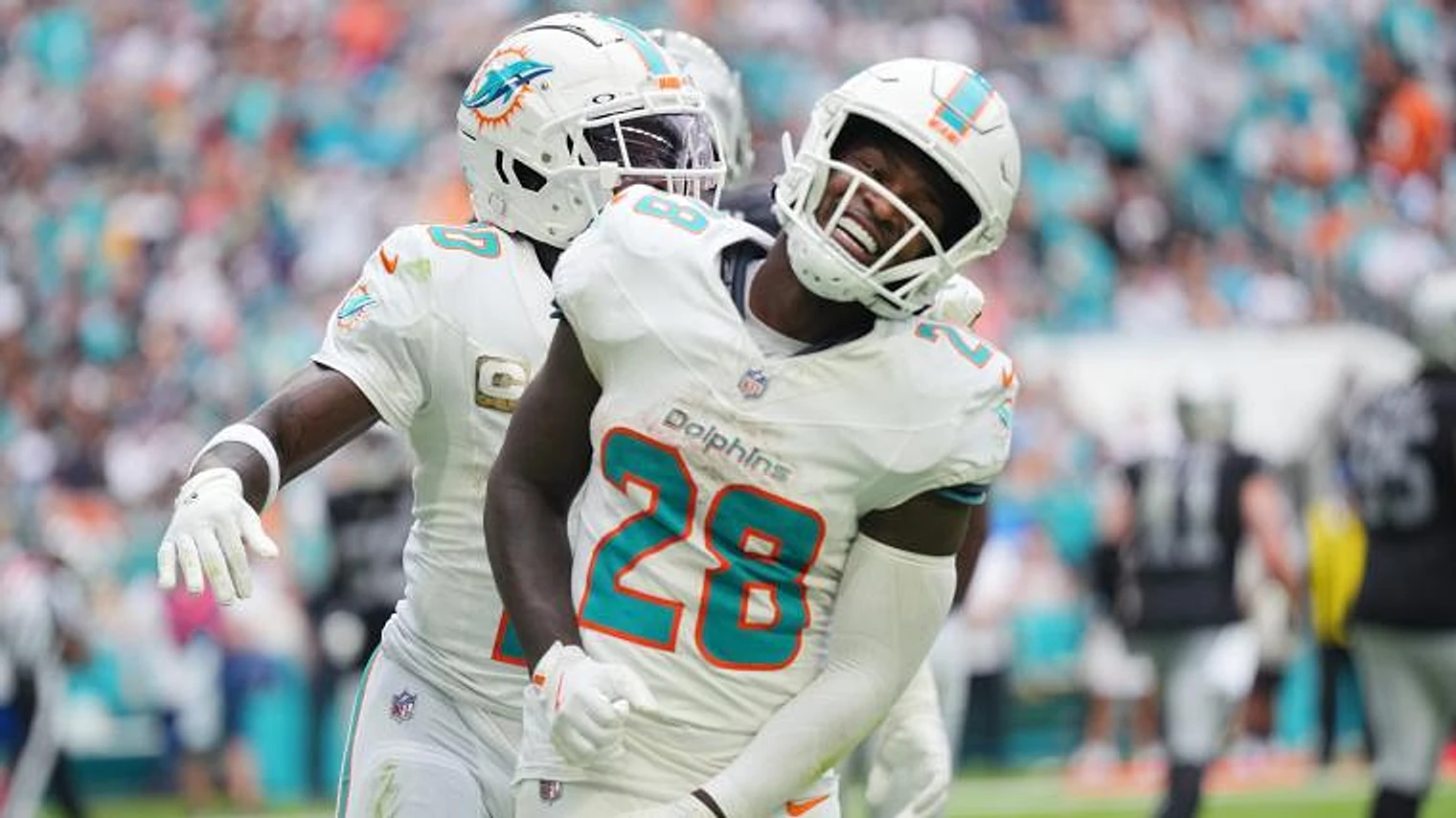 De'Von Achane contract details: Dolphins RB gets massive extension after breakout season