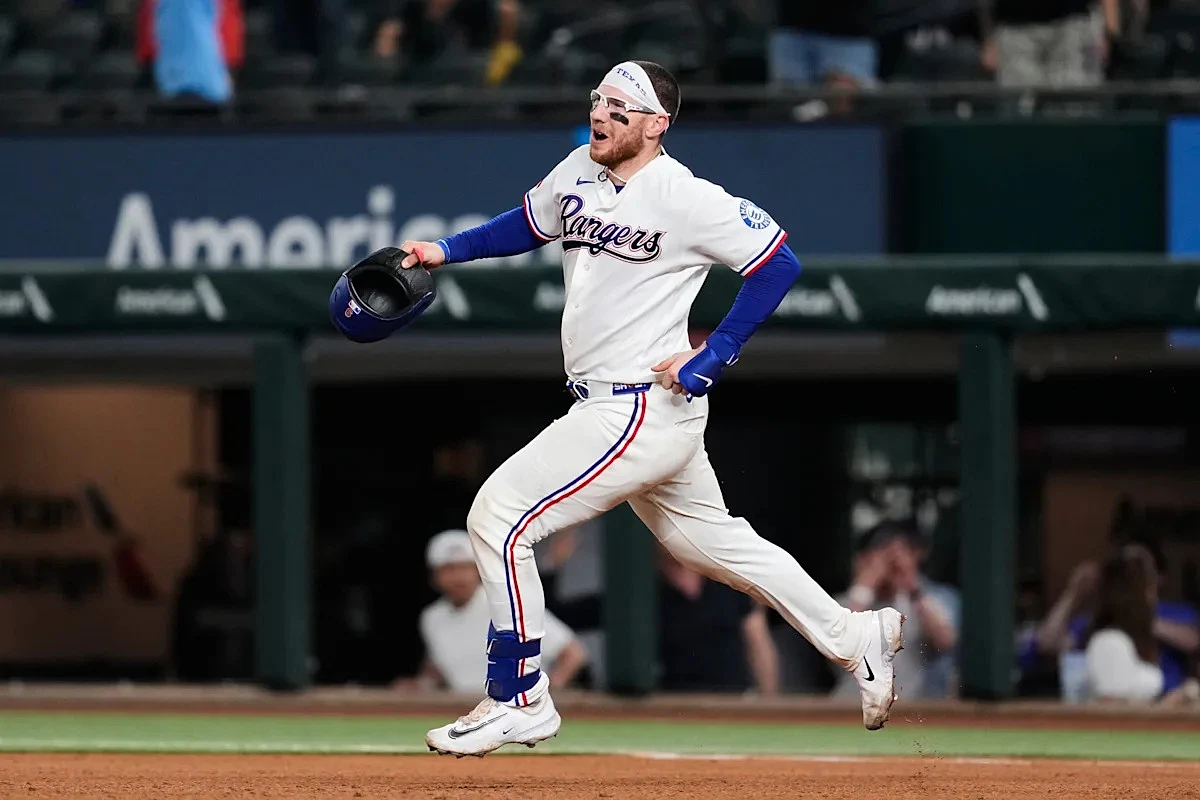 No closing this game as Rangers beat Dbacks after frantic 9th inning and Jansen's walk-off hit