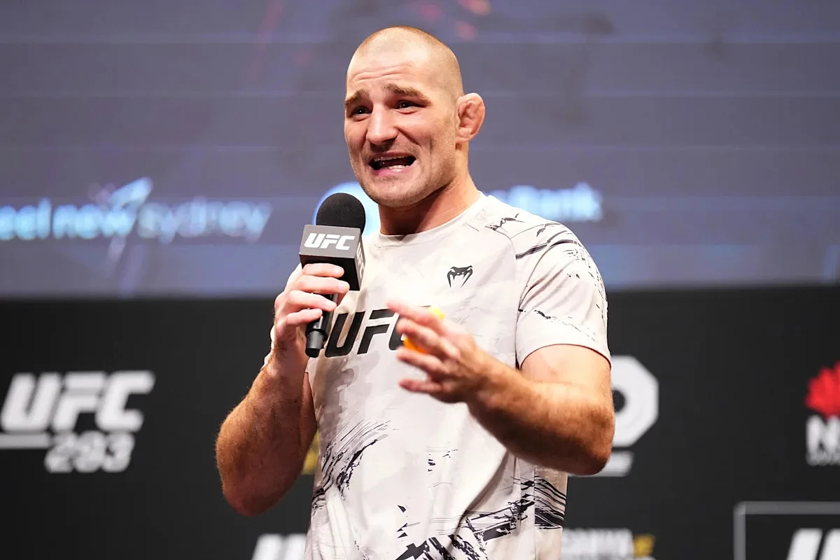 ‘Disrespectful’ Sean Strickland took a big crap on Rousey vs. Carano — now he’s trying to score free tickets
