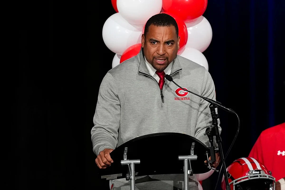 Ridgeway football coach Duron Sutton hired to replace Gene Robinson at Germantown
