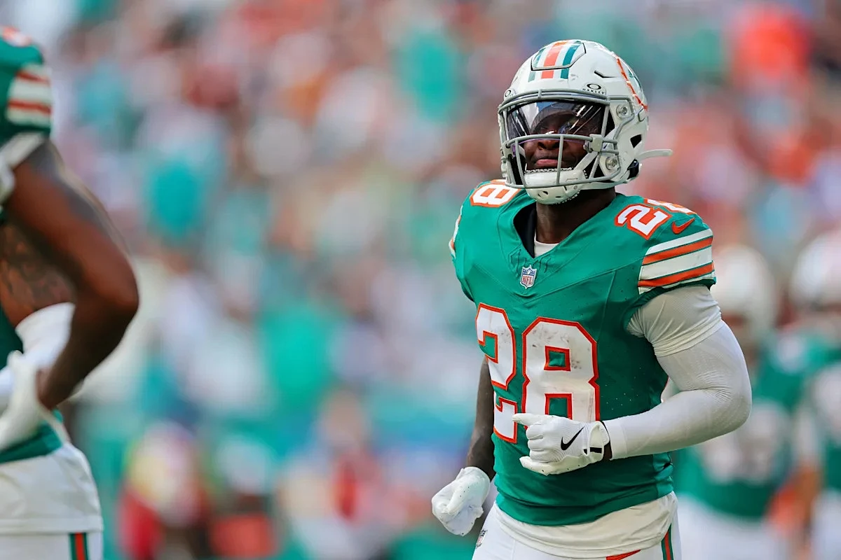 Dolphins extend De'Von Achane making him 3rd-highest-paid RB in NFL