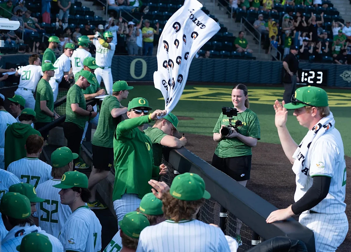 Ducks begin key series with USC: Live blog, analysis and scores