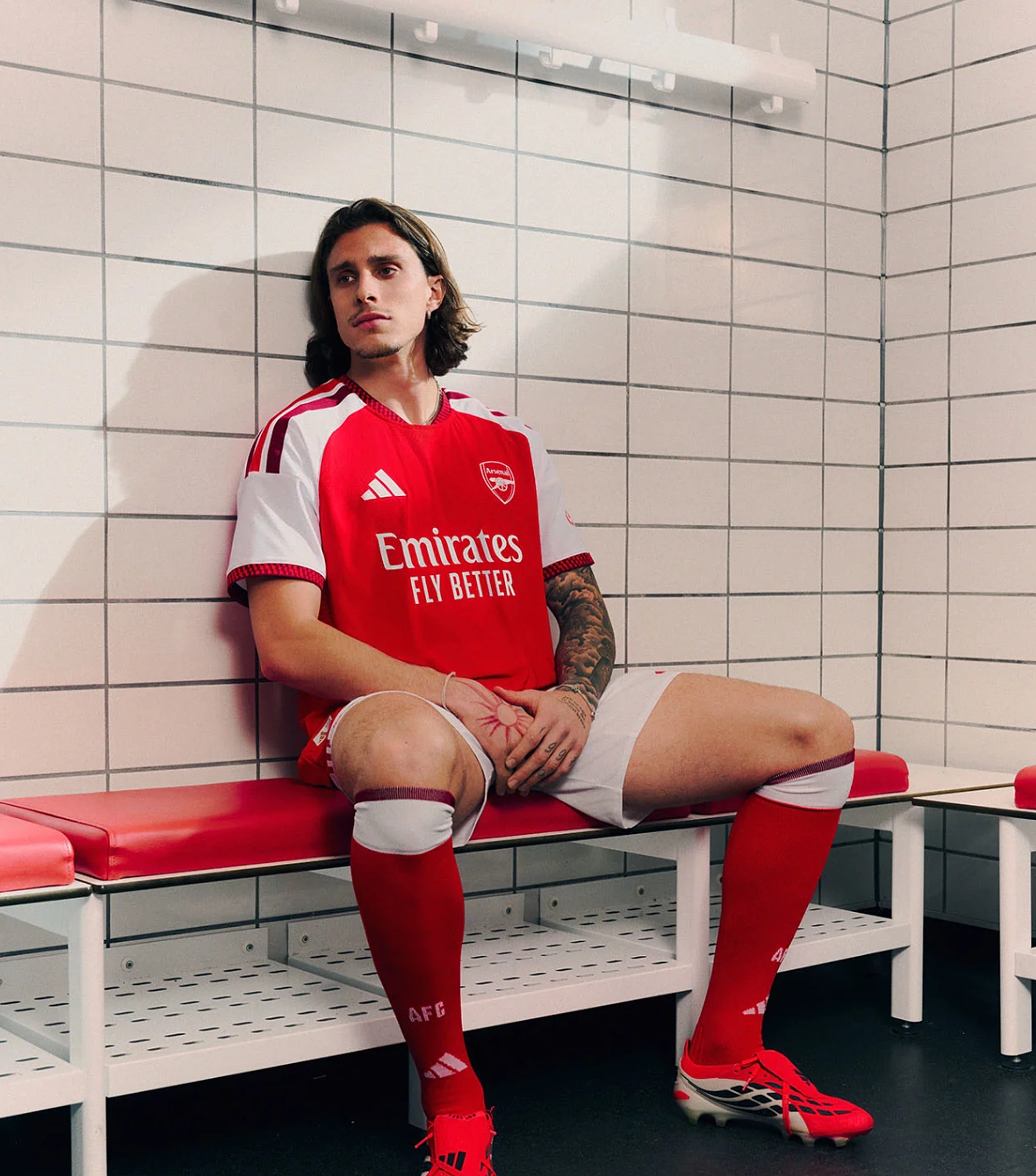 🚨 Arsenal unveil their new home shirt