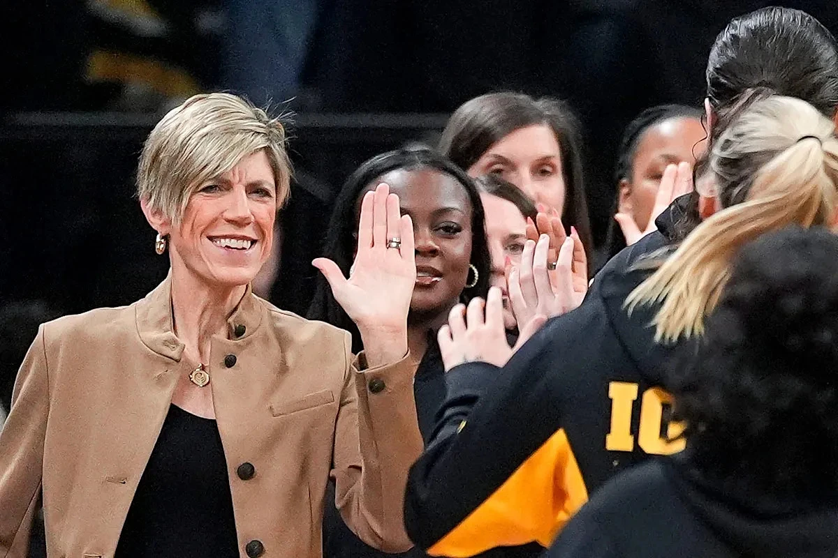 Iowa women's basketball officially signs guard Bria Medina