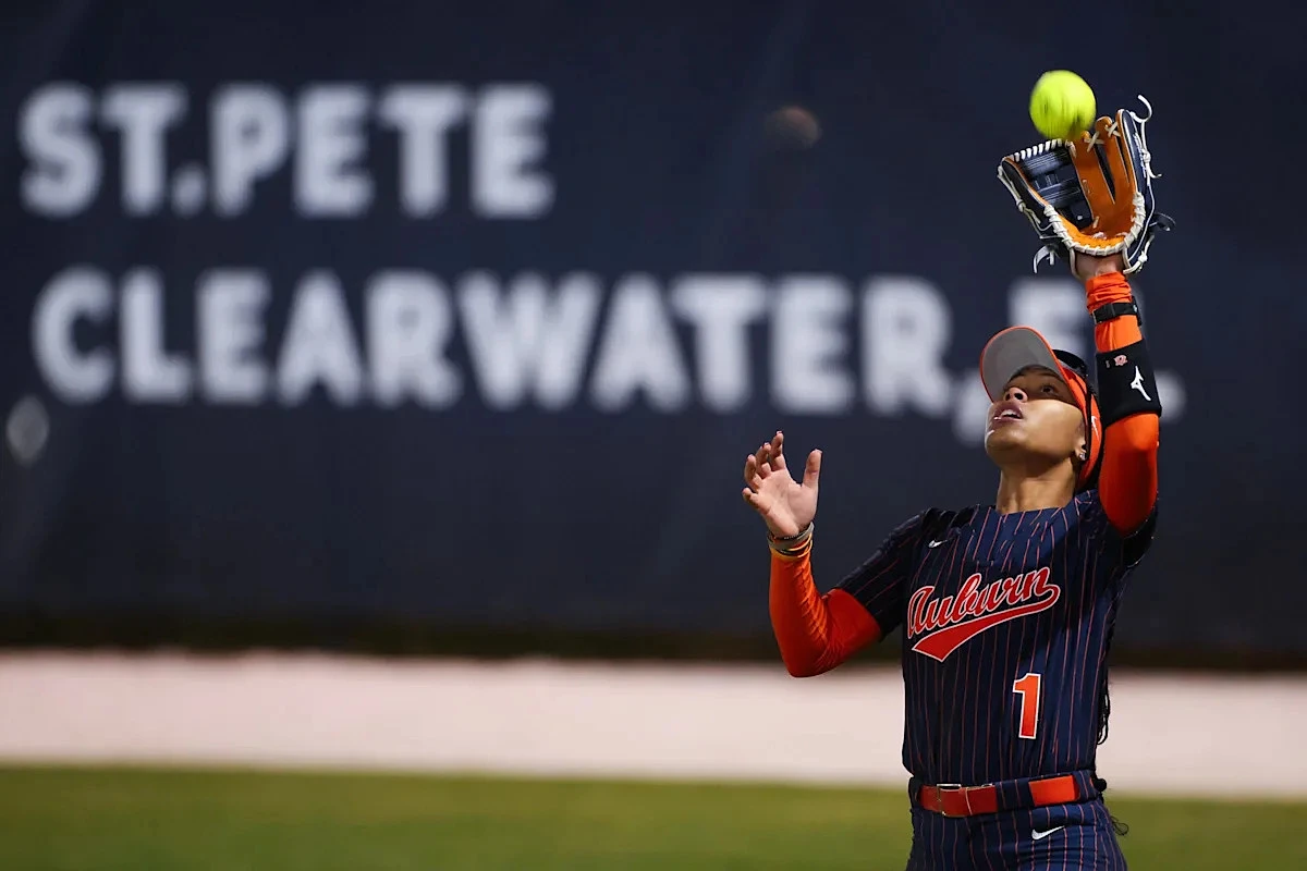 Auburn outfielder becomes first player to enter the transfer portal