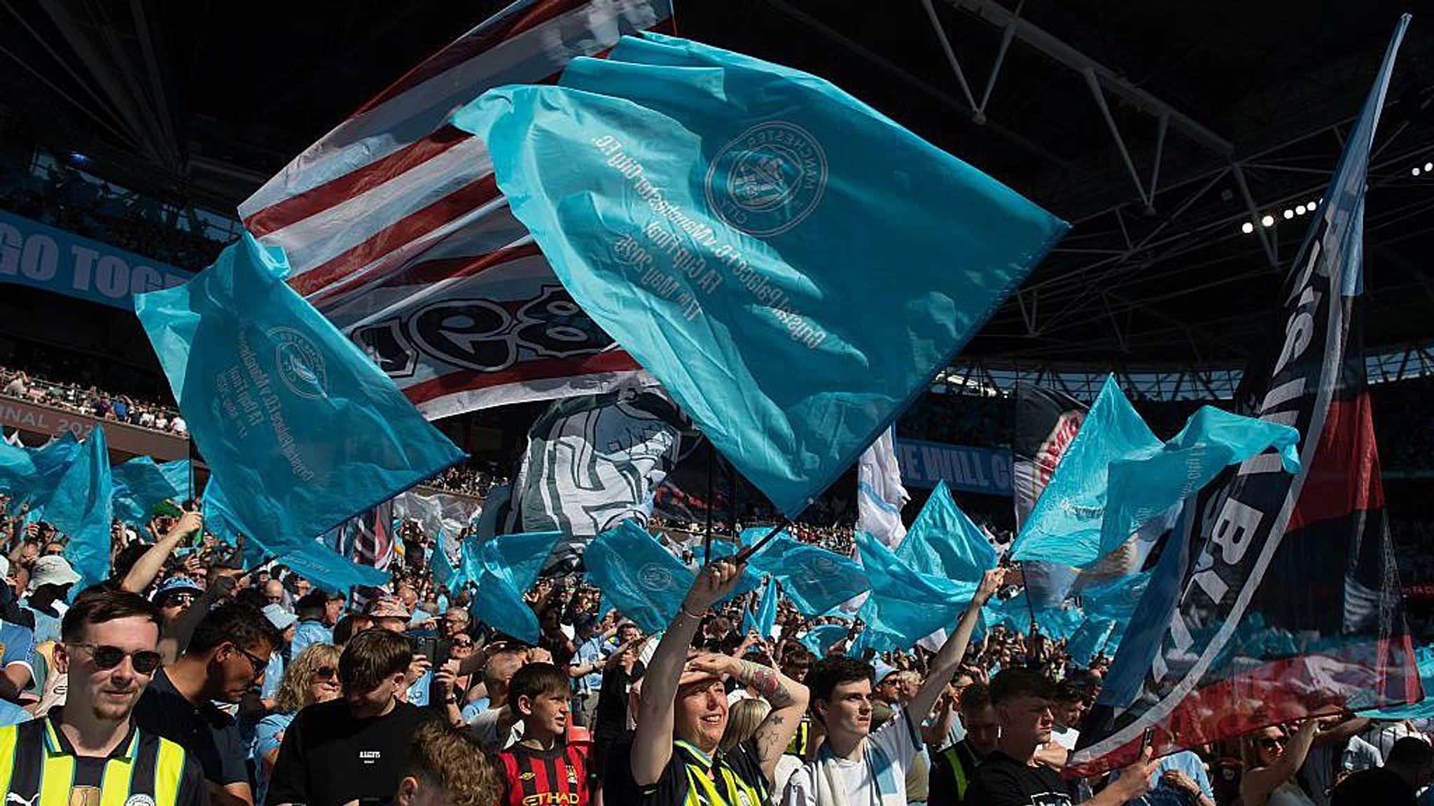 Can Chelsea upset 'favourites' Man City?