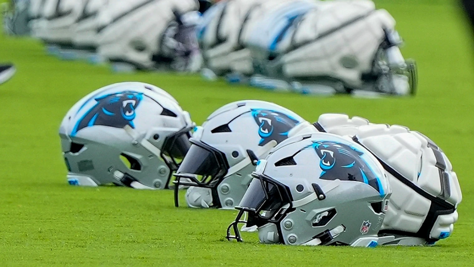 Panthers cap rookie class by signing second-round draft pick Lee Hunter