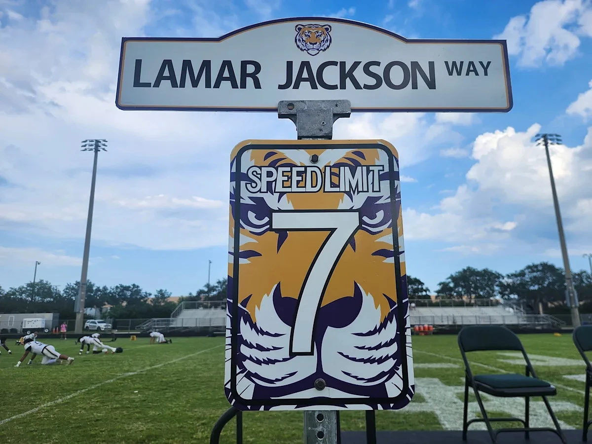 Lamar Jackson honored with jersey retirement at high school alma mater