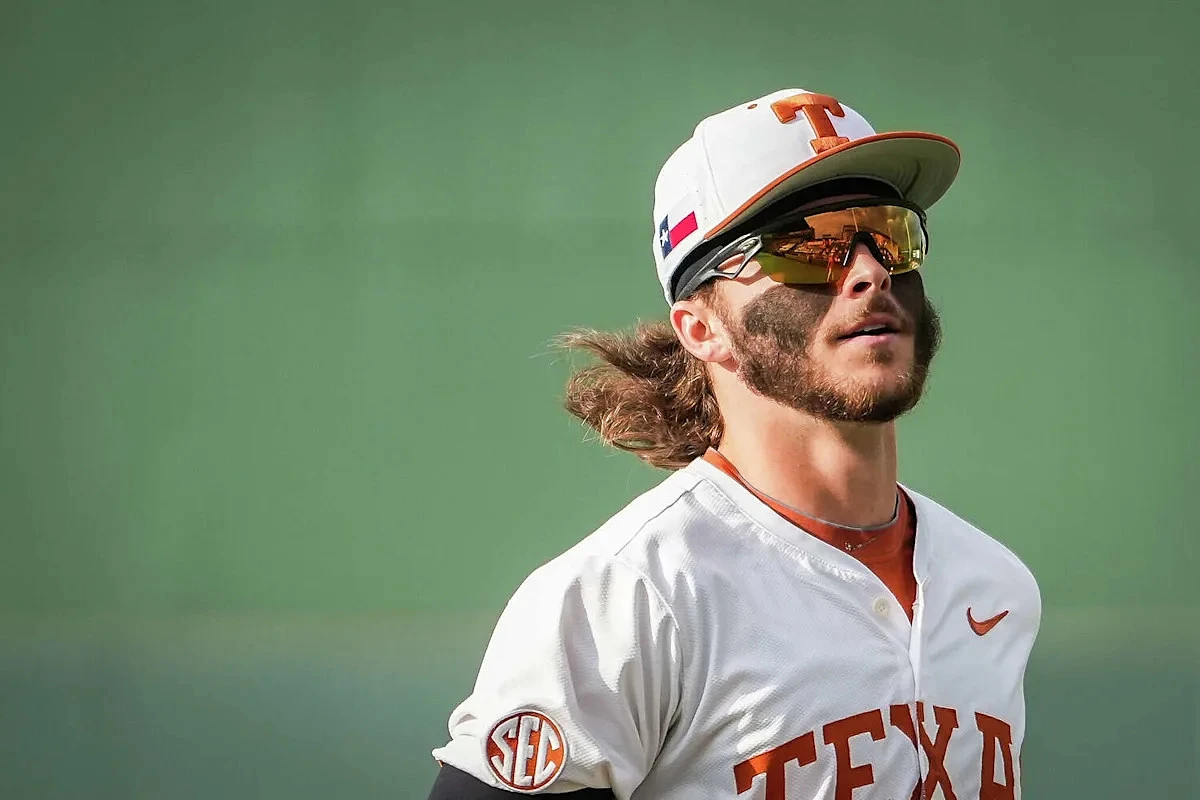 Texas baseball: As Longhorns beat Missouri, Aiden Robbins exits with an illness