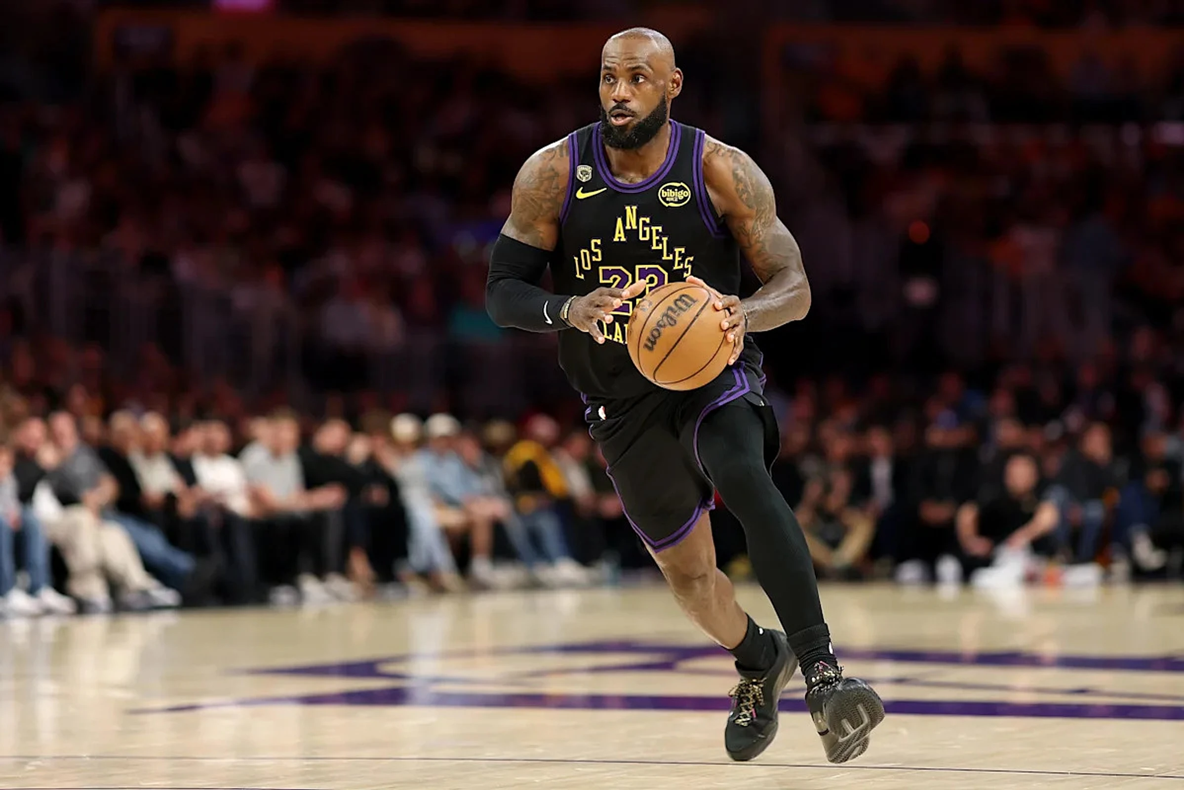 NBA executive: 'I'd pay LeBron whatever he wants'