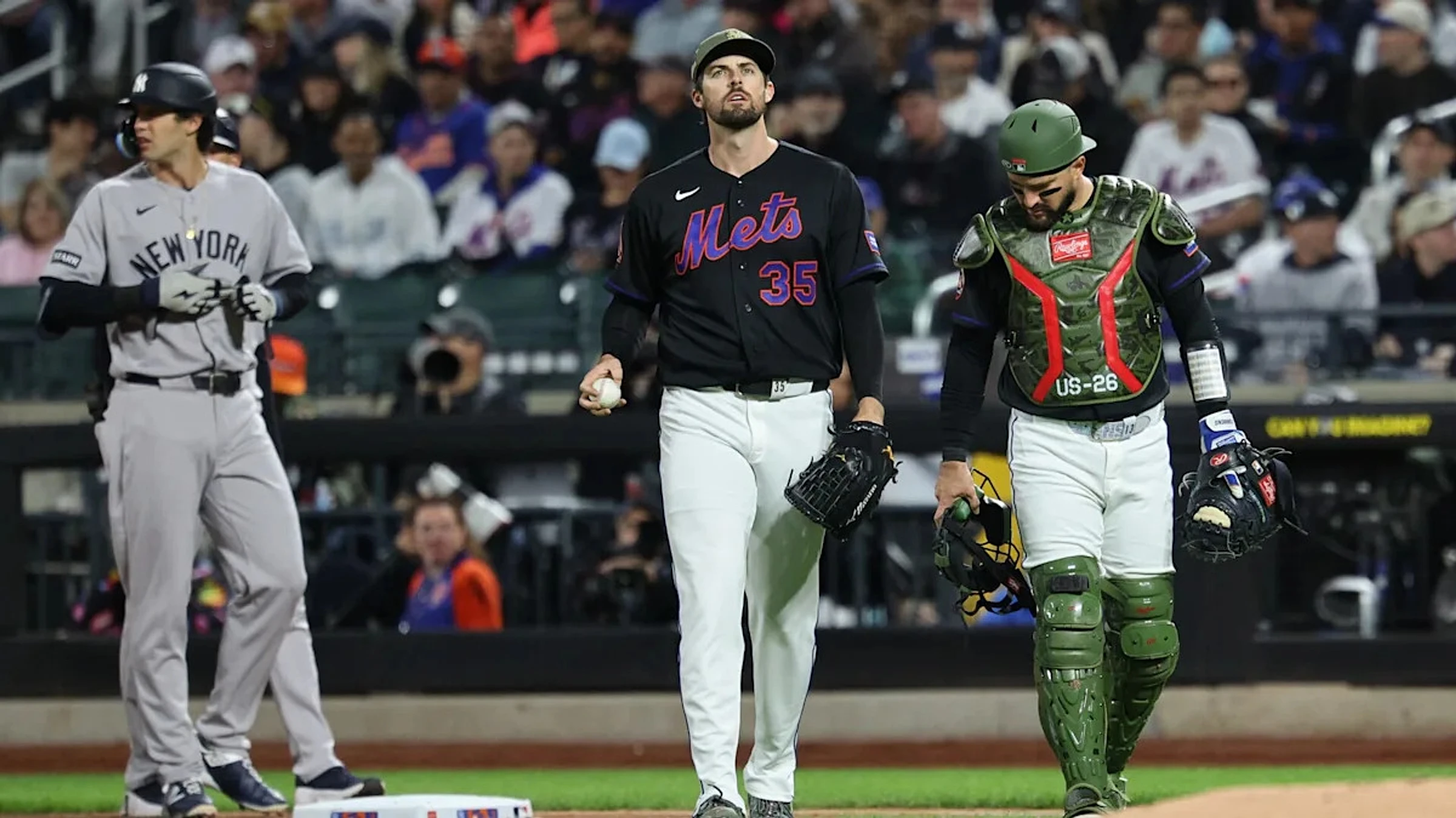 Mets pitcher Clay Holmes sidelined indefinitely with broken leg after getting hit by line drive