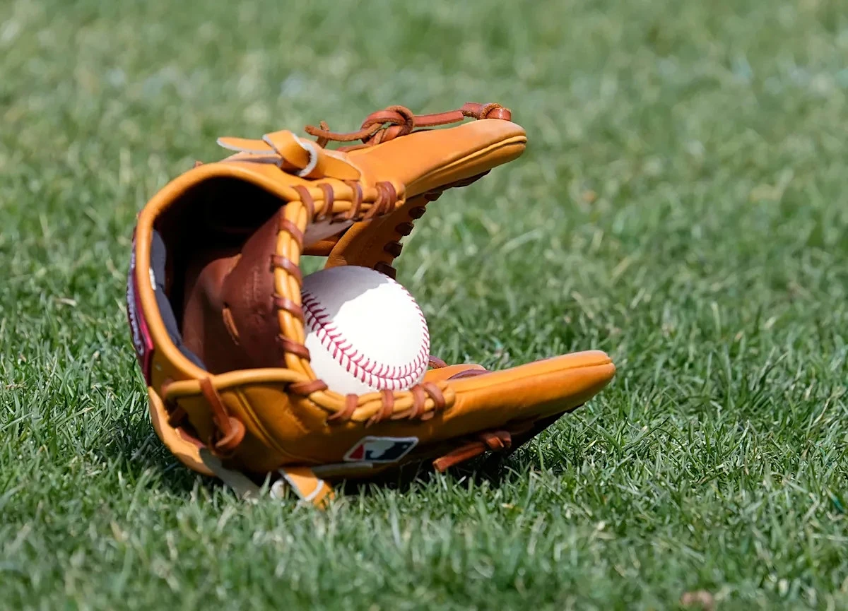 Red Wings flip game late as Champlain stays unbeaten