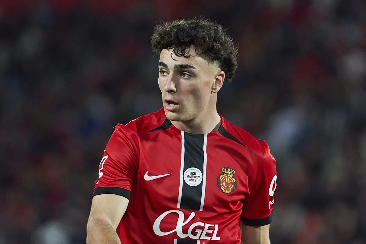 Former La Masia winger linked with Barcelona return wanted by several clubs